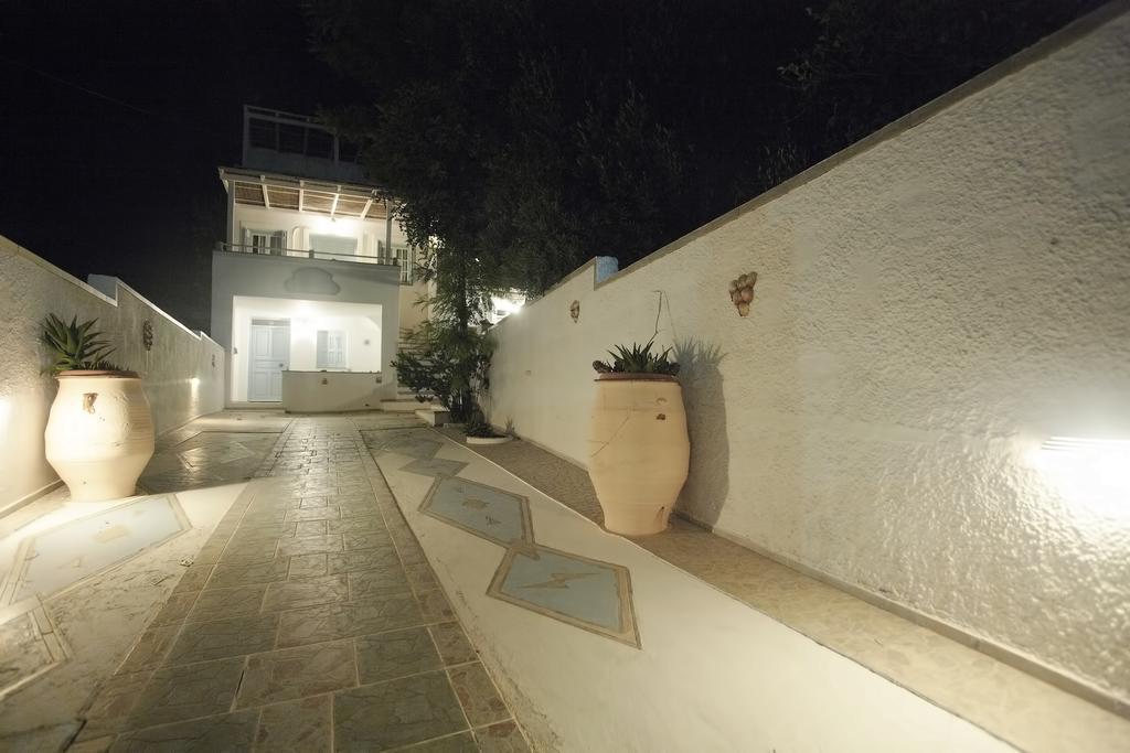 Villa Venus Adamantas Eksteriør billede