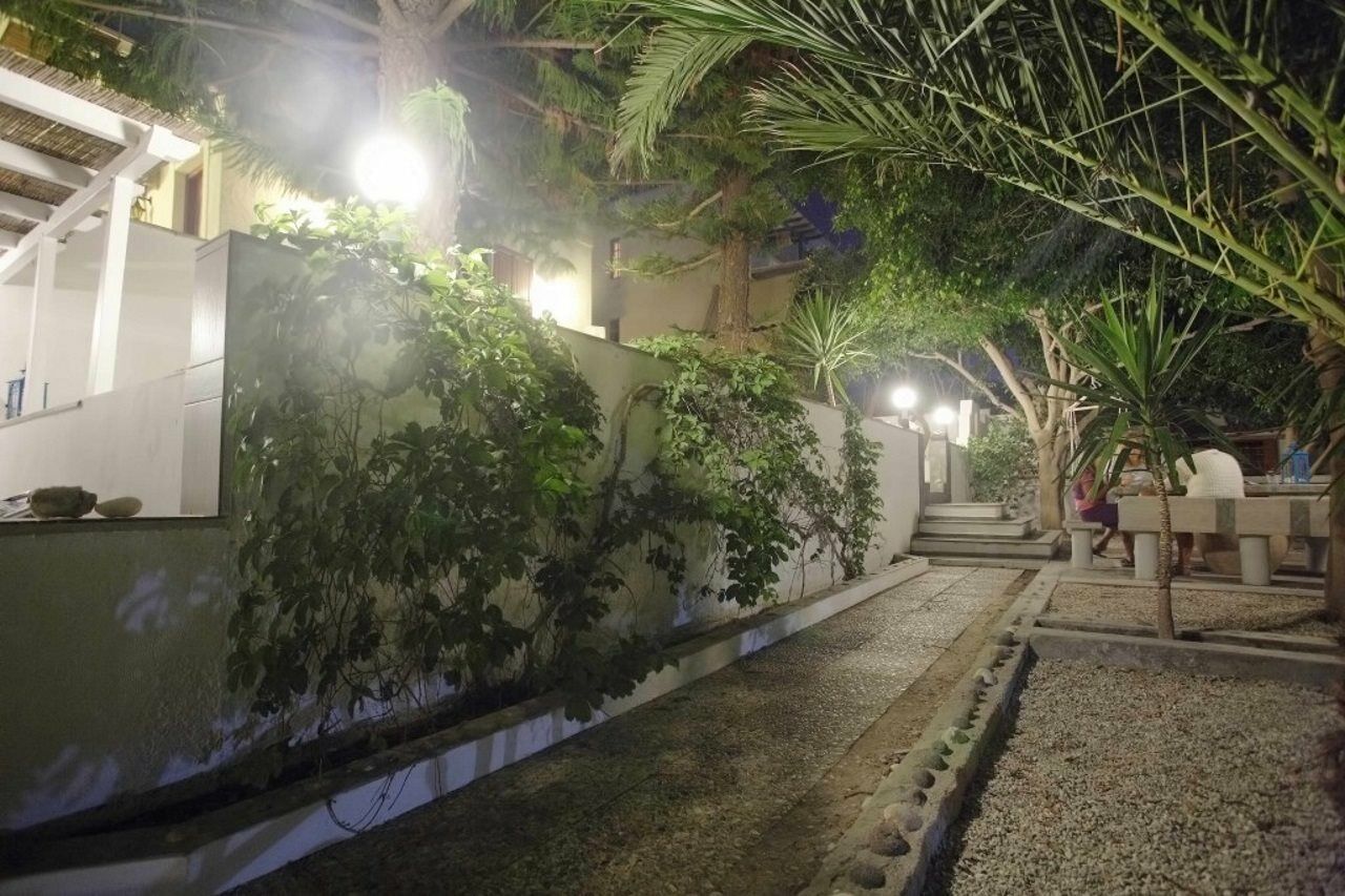 Villa Venus Adamantas Eksteriør billede